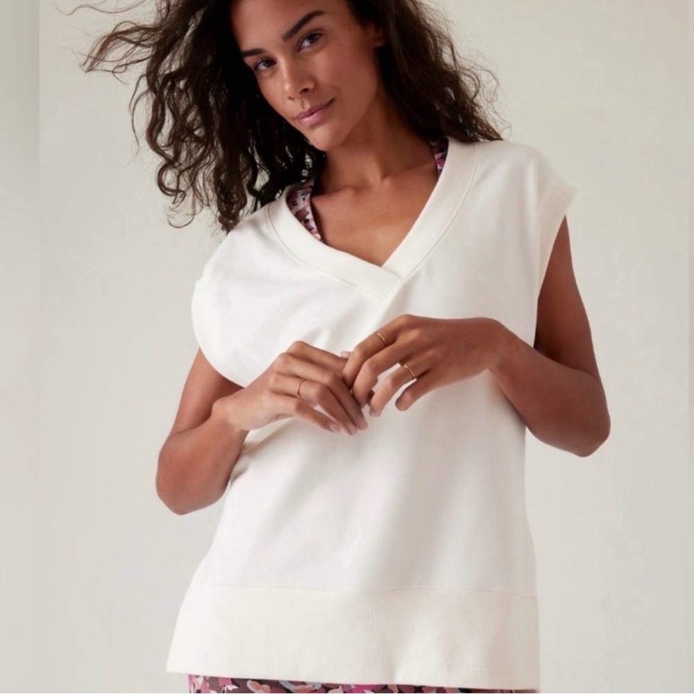 Athleta Women's Retroterry V-Neck Breathable Cream Vest Sweatshirt. Size M.